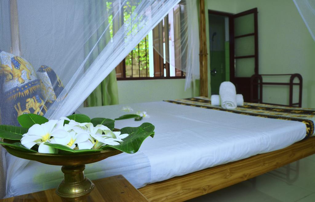 Golden Lodge Tangalle Exteriör bild