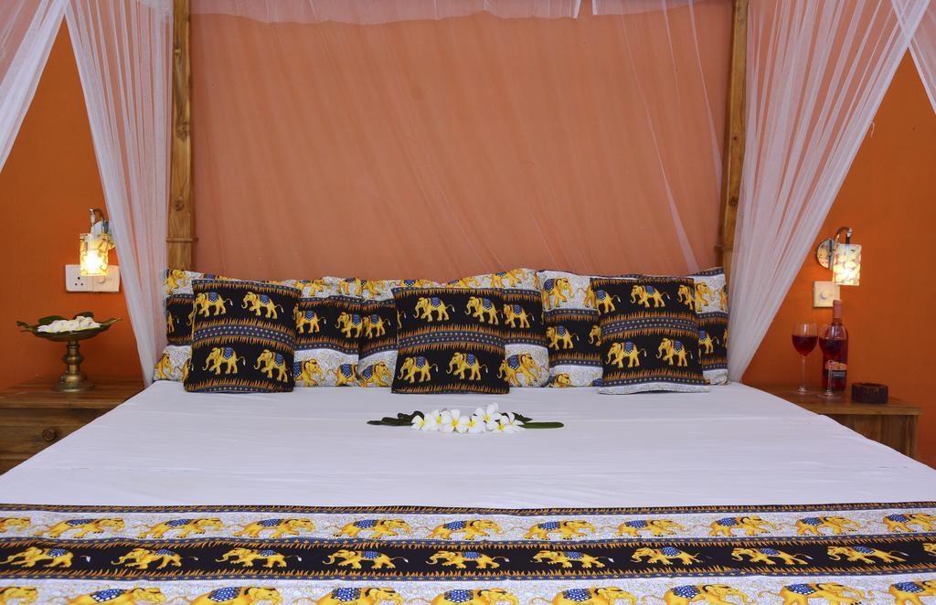 Golden Lodge Tangalle Exteriör bild